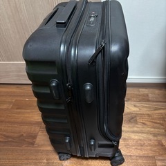 黒　キャリーバッグ　スーツケースの画像