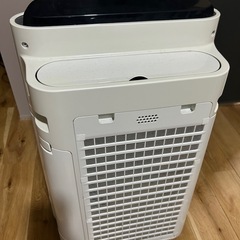 【値段交渉可能】SHARP空気清浄機kc-g50-wの画像