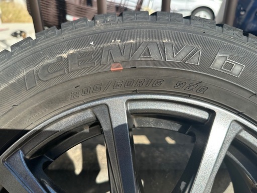 バリ溝　マナレイスポーツ 16インチスタッドレス　205/60R16