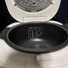 炊飯器、ティファール電気ケトルの画像