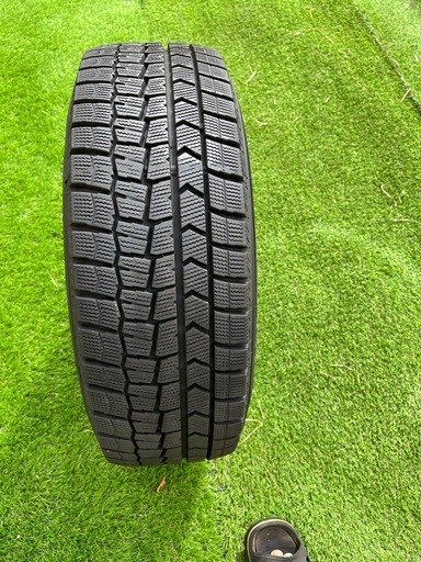 ダンロップスタッドレスタイヤ　205／60.16インチ