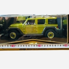 Jeep Rescue Concept 1/18スケール　おもちゃの画像
