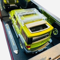 Jeep Rescue Concept 1/18スケール　おもちゃの画像
