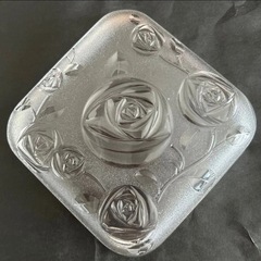 角ガラス食器　薔薇　4枚の画像
