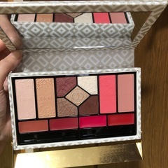 使用済みDIORマルチパレットの画像