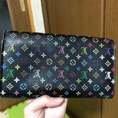 かなり使用感ありVUITTON長財布の画像
