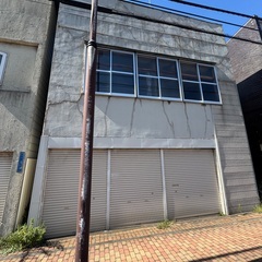 決まりました　 市民会館近く立地良し！昭和レトロな一軒家！店舗、...