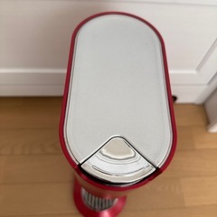 Sodastream ソーダストリーム 炭酸水メーカー 赤色 プラスチックボトル2本付きの画像