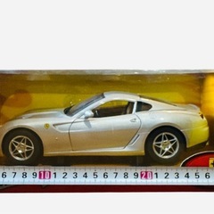 Hot Wheels 599 GTB ミニカー 1:18 おもちゃの画像