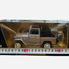 MOTOR MAX TOYOTA FJ40 1:24 ミニカー　おもちゃの画像