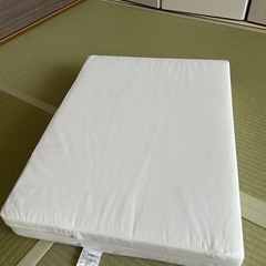 ベビークッションとベビー固綿敷ふとんふとんの画像