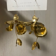 A.B.Ellie Magnolia Stem Dropピアス　ゴールドの画像