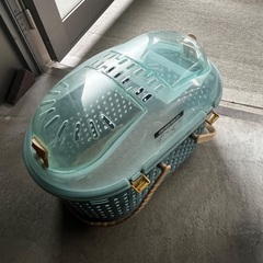 差し上げます ペットケージx1とペットキャリーx2の画像