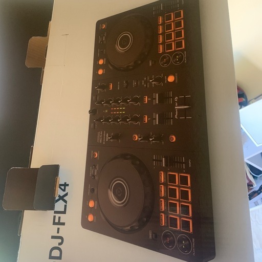 DJターンテーブル人気機種モデルDDJ FLX4
