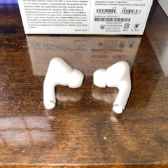 Air pods pro 2 箱(完品) おまけ付きの画像