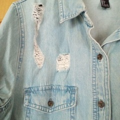 FOREVER 21 ライトブルー デニムシャツの画像