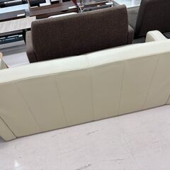 リユースのサカイ栃木店★ジモティ割あり★ IDC大塚家具 本革ソファー クリーム W179×D78×H75 クリーニング済み TC10879の画像
