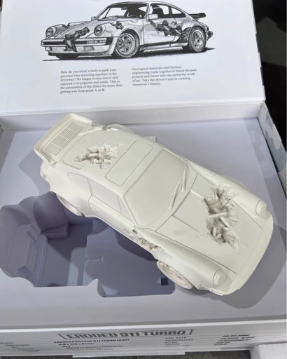 フィギュア Daniel Arsham ERODED 911 TURBO Porsche Figure (Edition of 500)
