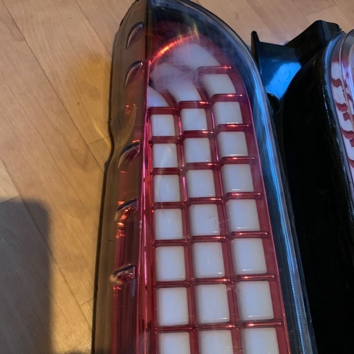 ハイエース　200系　テールランプ