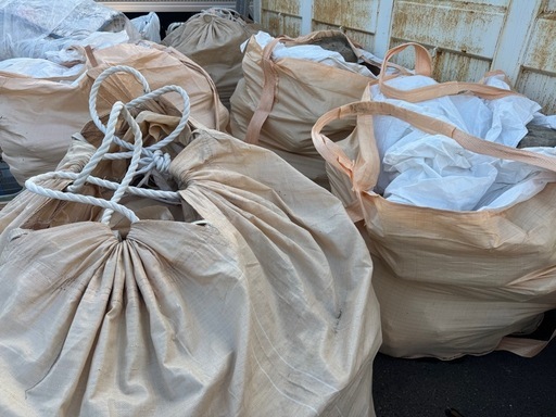 小滝川ヒスイ峡付近 天然石 庭石 6袋まとめ売り 小滝川ヒスイ峡産 庭石 自然石 6袋 40万交渉可