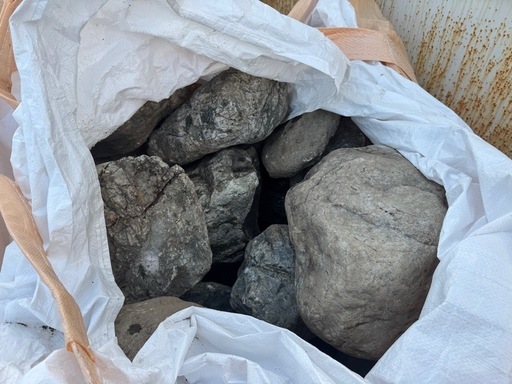 小滝川ヒスイ峡産 庭石 自然石 6袋 40万交渉可