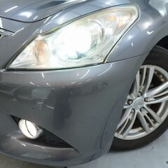 メタリックボディにホワイトも内装がかっこよすぎる！！の画像