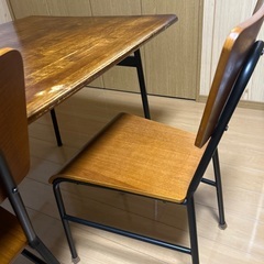 ナチュラル風ダイニングテーブル＆椅子セットの画像