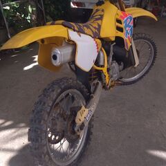 スズキ バイク RM250 モトクロサーの画像