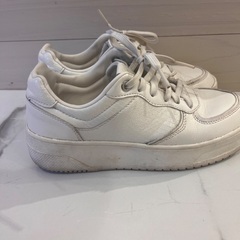 ZARA 厚底　スニーカー　サイズ36 23.5センチ　ホワイトの画像