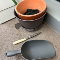 植木鉢と、土その他諸々の画像
