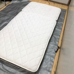 ニトリ 折りたたみ 三つ折りマットレス シングル 簡易ベッド 来客用 寝具　【糸島市内 送料無料】250930-4の画像