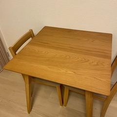 ダイニングテーブル3点セットの画像