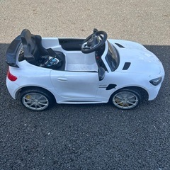 子供用　電動自動車　ベンツ　の画像