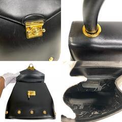 サルヴァトーレフェラガモ Salvatore Ferragamo ハンドバッグ スタッズ ブラックの画像