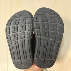 new balance ベビーサンダル ブラック 14cmの画像