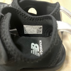 new balance ベビーサンダル ブラック 14cmの画像
