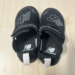 new balance ベビーサンダル ブラック 14cmの画像