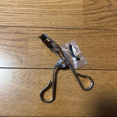 ツケマのり ビューラー クルリンパの画像