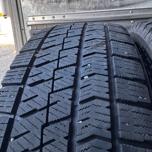 バリ山　BRIDGESTONE ブリヂストン　ブリジストン　VRX2 205/65R16 スタッドレス　タイヤ　2022年製　16インチ