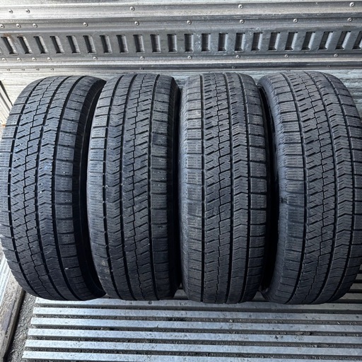 バリ山　BRIDGESTONE ブリヂストン　ブリジストン　VRX2 205/65R16 スタッドレス　タイヤ　2022年製　16インチ