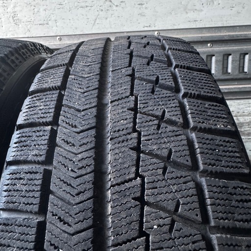 バリ山　BRIDGESTONE ブリヂストン　ブリジストン　VRX 215/65R16 スタッドレス　タイヤ　2019年製　16インチ
