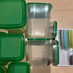 取引中　タッパー13個　計量カップ全部の画像