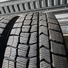 バリ山　DUNLOP ダンロップ　WM02 185/65R15 スタッドレス　タイヤ　2017年製　15インチの画像