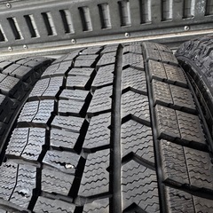バリ山　DUNLOP ダンロップ　WM02 185/65R15 スタッドレス　タイヤ　2017年製　15インチの画像