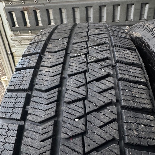 極上タイヤ　BRIDGESTONE ブリヂストン　ブリジストン　VRX2 195/65R15 スタッドレス　タイヤ　2020年製　15