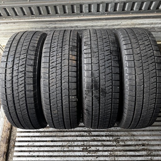 極上タイヤ　BRIDGESTONE ブリヂストン　ブリジストン　VRX2 195/65R15 スタッドレス　タイヤ　2020年製　15インチ