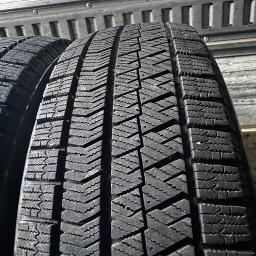 極上タイヤ　BRIDGESTONE ブリヂストン　ブリジストン　VRX2 195/65R15 スタッドレス　タイヤ　2020年製　15