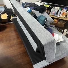 ごちゃごちゃしてまっけど新品ソファベッドです。の画像