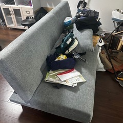 ごちゃごちゃしてまっけど新品ソファベッドです。の画像