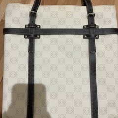 LOEWE トートバッグの画像